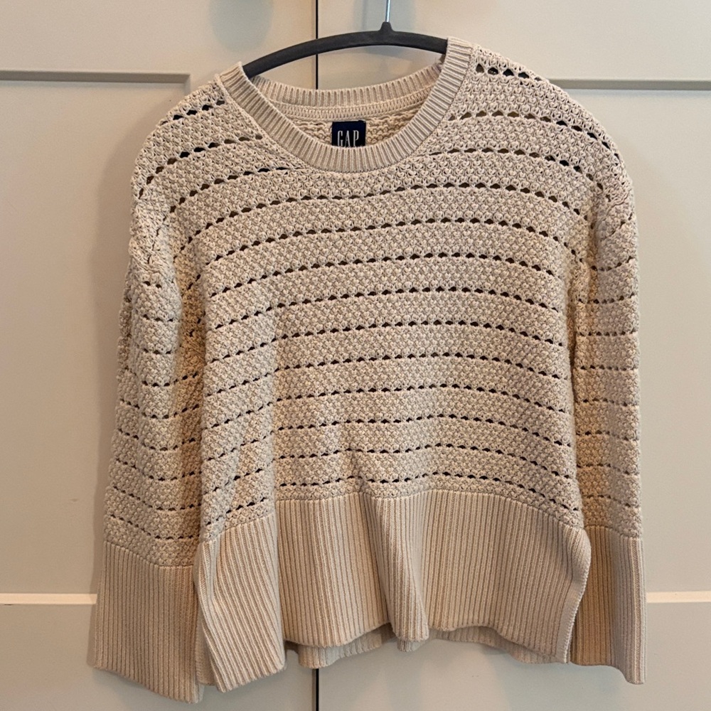 GAP Women's Beige Knit Sweater